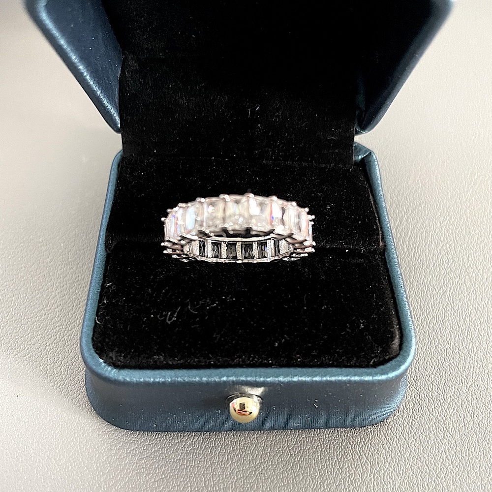 Silver sparkling band